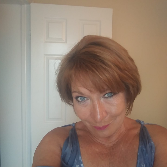 Meet your Posher, Miriam - Picture 1 of 1